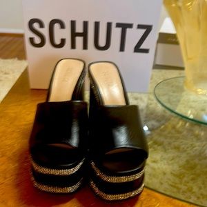 SCHUTZ Mules